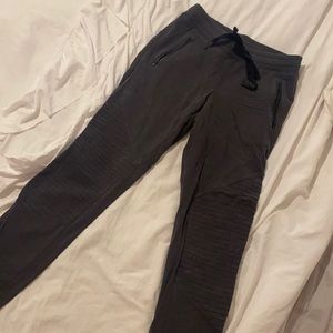 ALO women’s stretch joggers gray